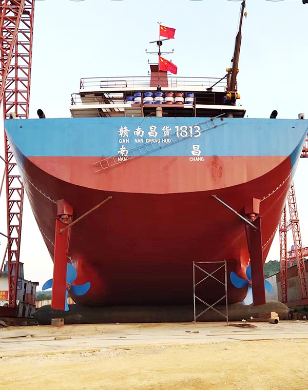 專業(yè)生產(chǎn)車間，進口生產(chǎn)設(shè)備，產(chǎn)品合格率100％